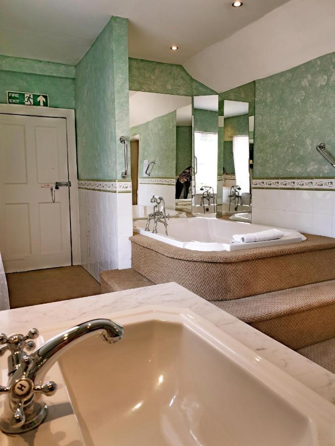 The Crown House Inn Great Chesterford Dış mekan fotoğraf
