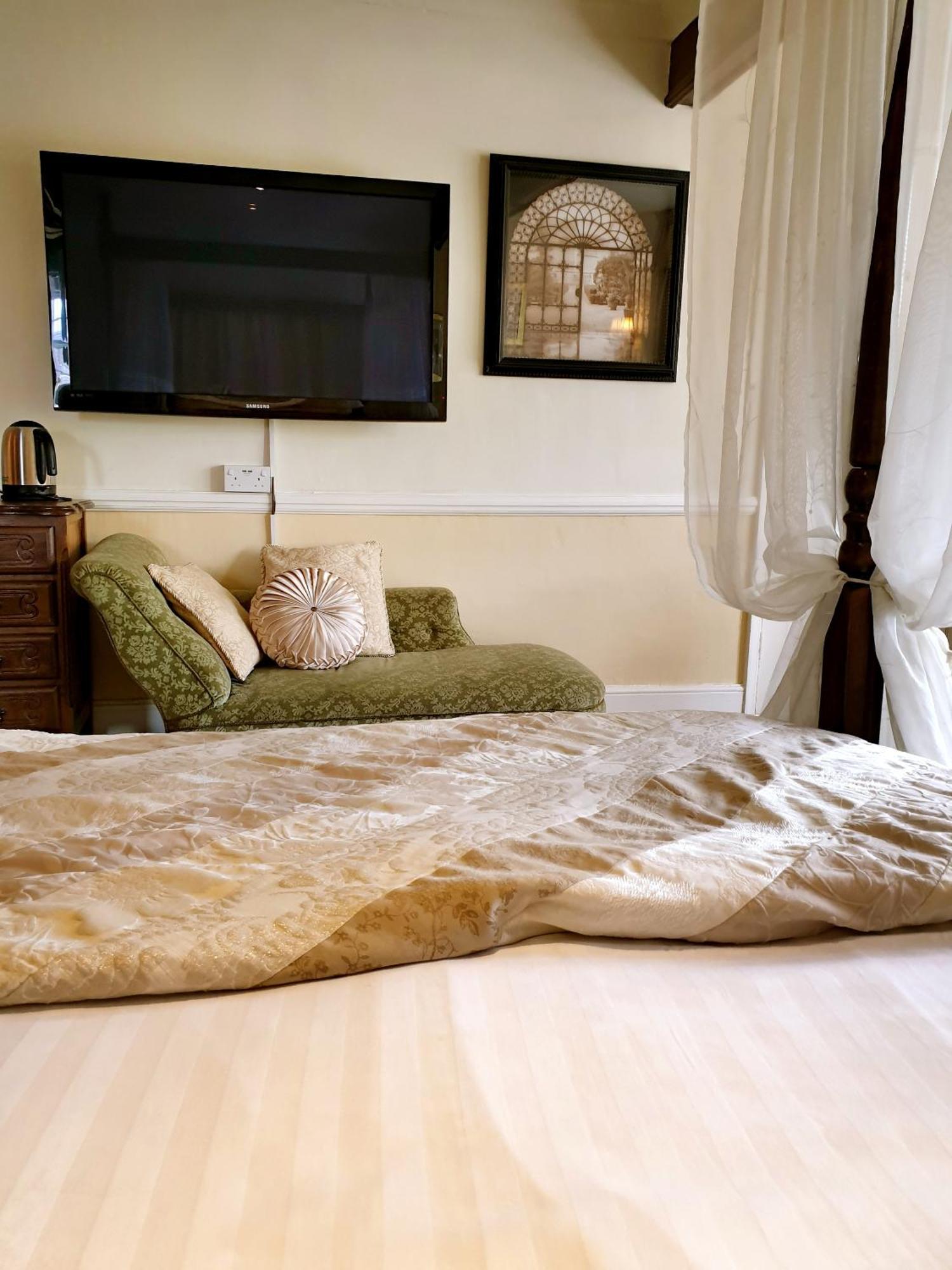 The Crown House Inn Great Chesterford Oda fotoğraf